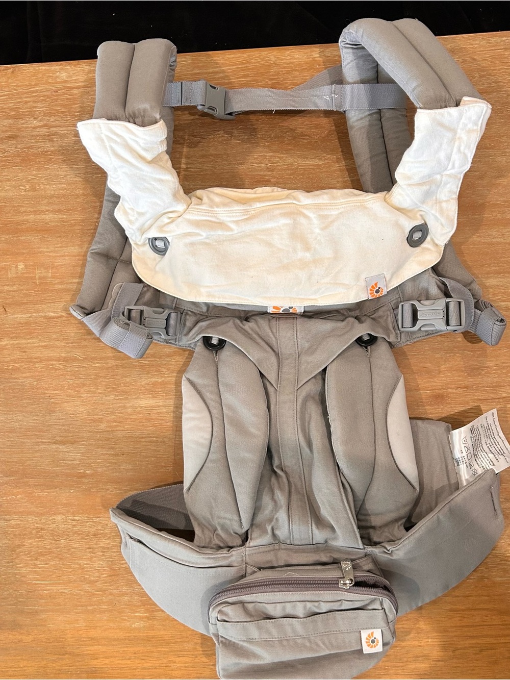 Ergobaby Omni Carrier with Newborn Insert and Teething Cover